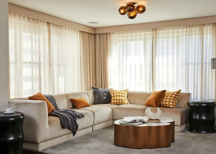 55 Downtown Hotel 4*