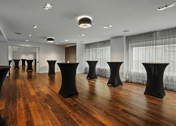 Hotel 55 Downtown 4*