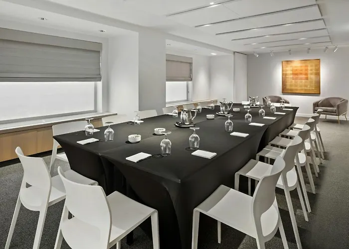 55 Downtown 4*